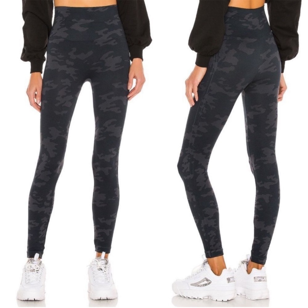 SPANX Black Camo Look At Me Now Seamless Leggings Medium